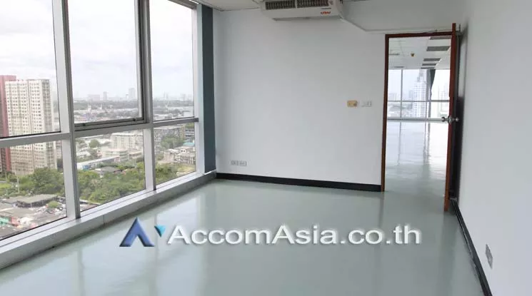 unit Office space For Rent in Sukhumvit, Bangkok  near BTS Ekkamai (AA16504)